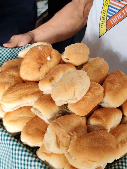 Kamuning Bakery Pandesal