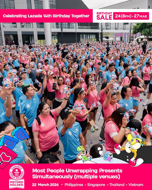 Most People Unwrapping Presents Simultaneously